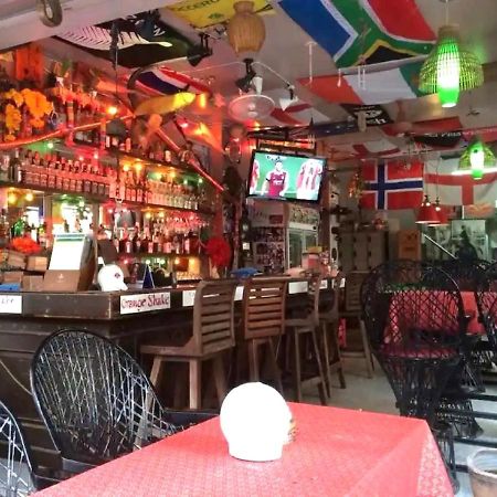 Vech Guesthouse Patong Exterior foto