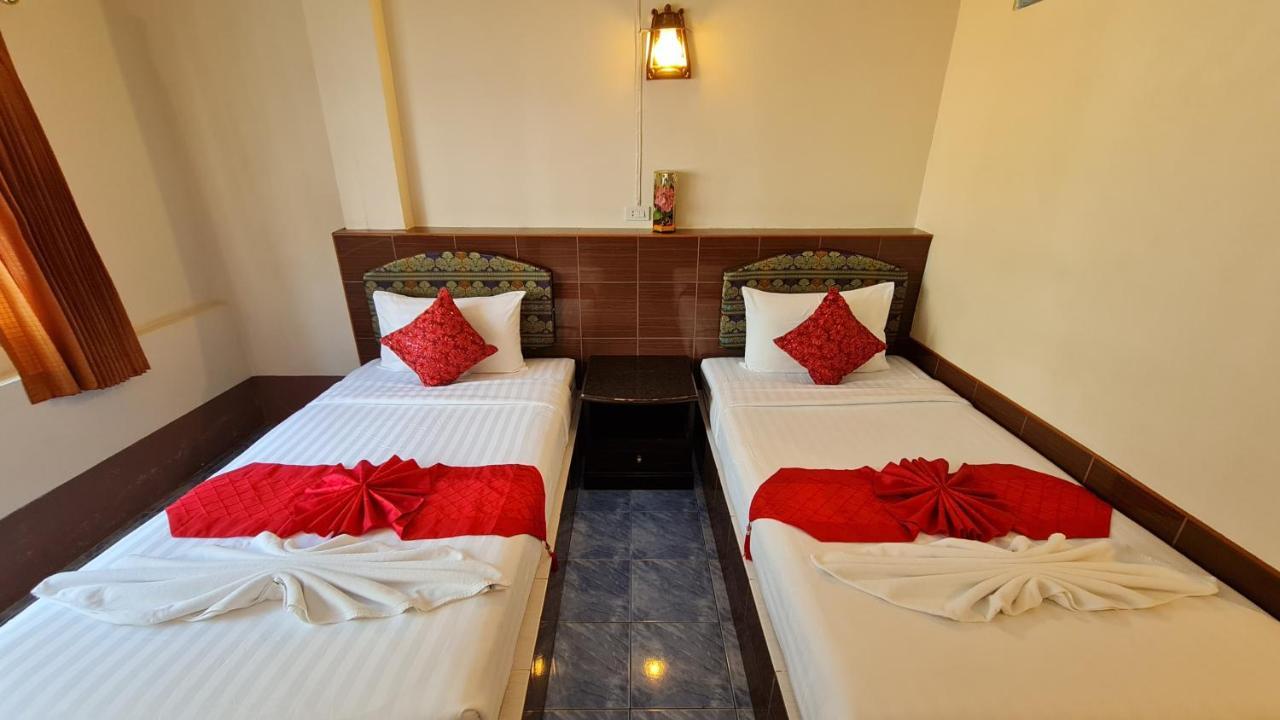 Vech Guesthouse Patong Exterior foto