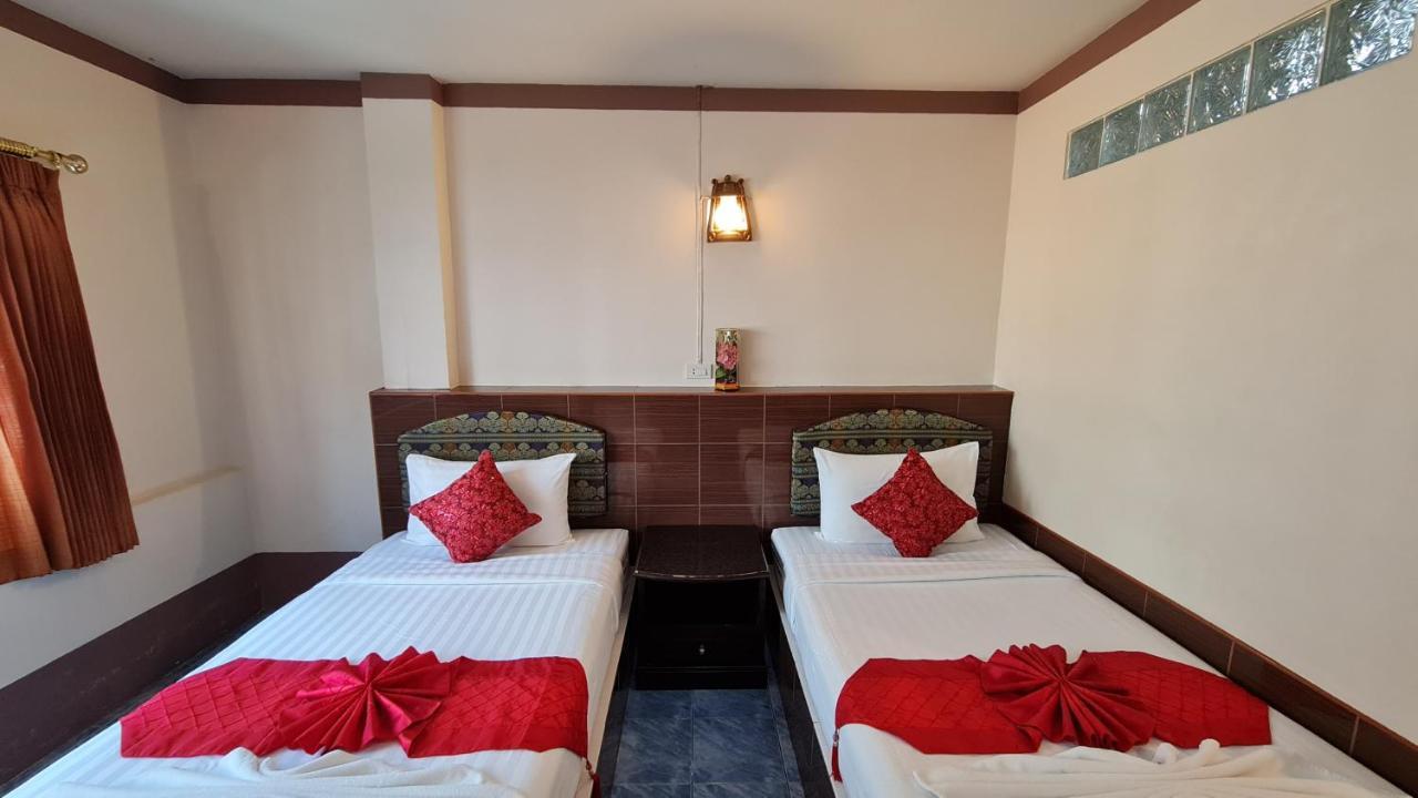 Vech Guesthouse Patong Exterior foto