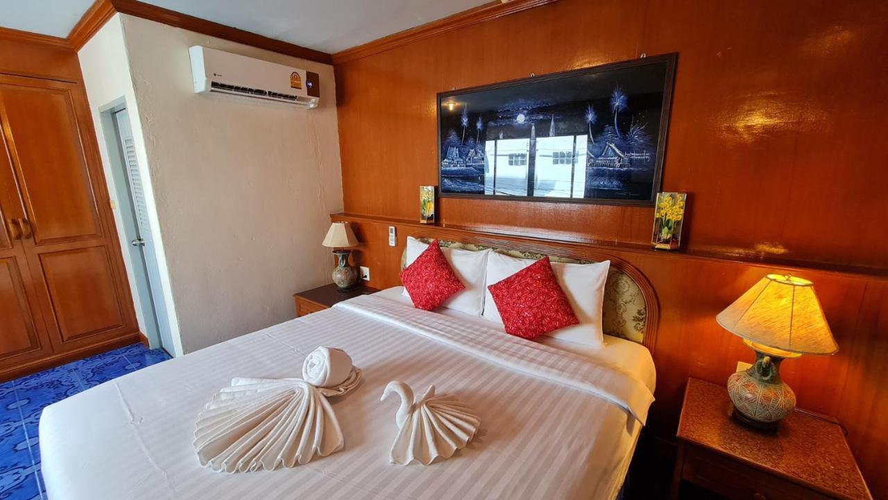 Vech Guesthouse Patong Exterior foto