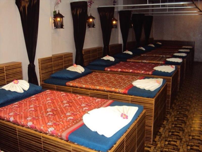 Vech Guesthouse Patong Exterior foto